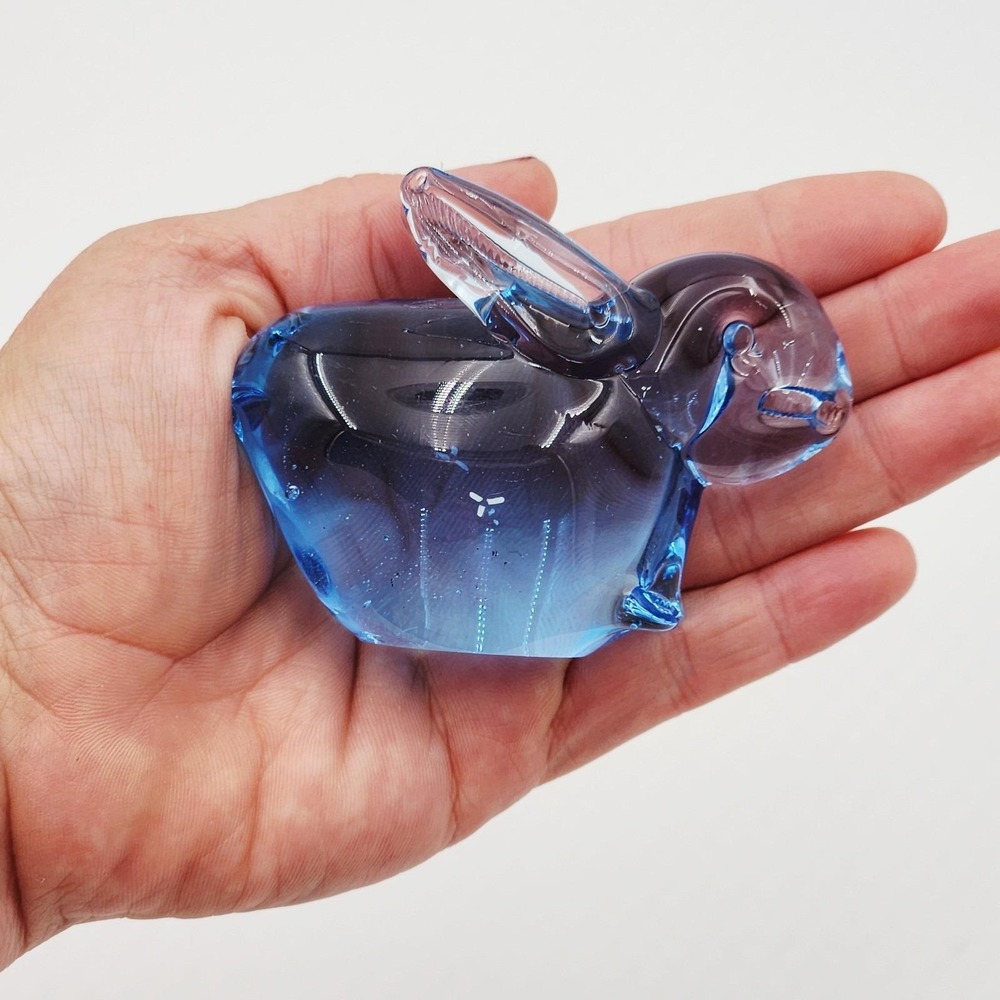 Vintage Blue Glass Rabbit Paperweight Fenton Style Hand Crimped Chubby Bunny - Picture 7 of 8